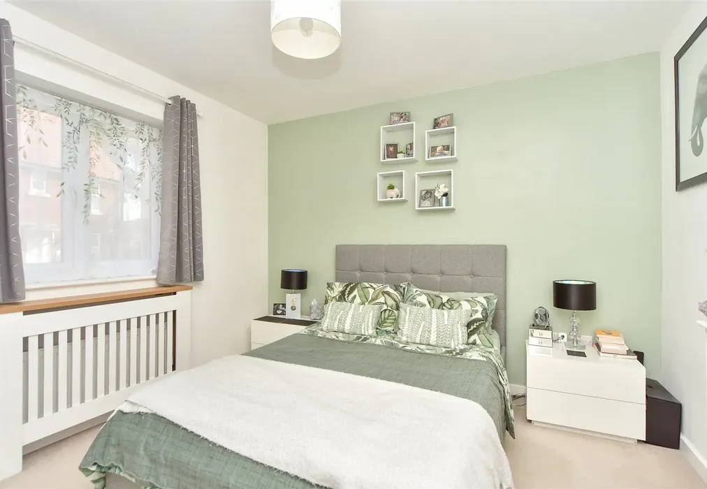 Bedroom 1 - Tram Way, Wouldham, Rochester, Kent - Wards of Kent