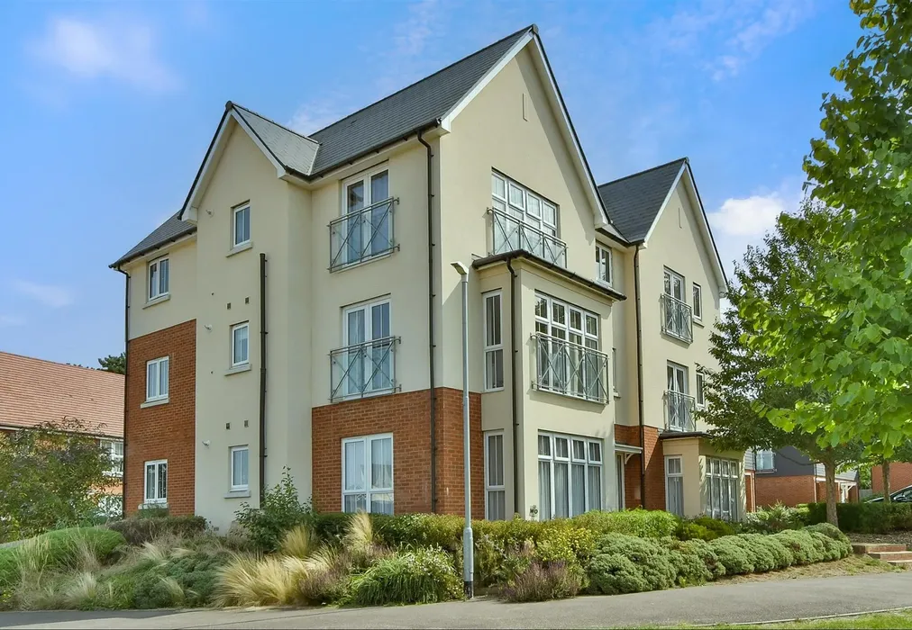 External (Web) - Tram Way, Wouldham, Rochester, Kent - Wards of Kent