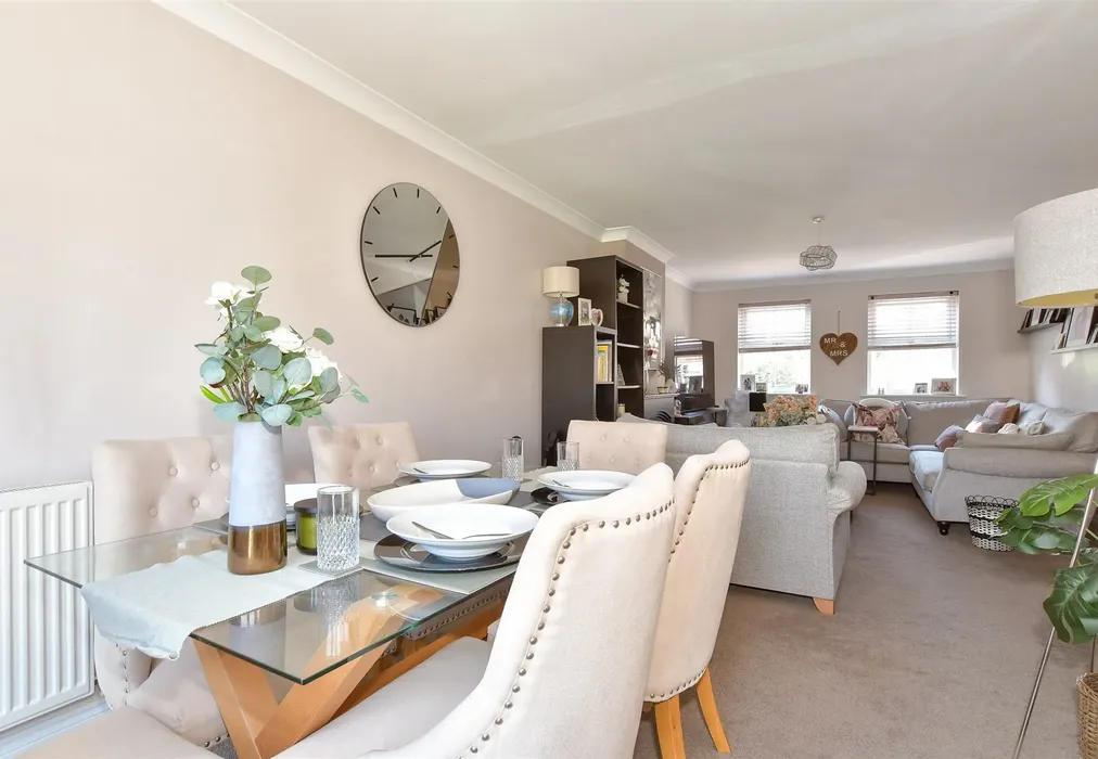 Lounge/Diner - Walsby Drive, Kemsley, Sittingbourne, Kent - Wards of Kent