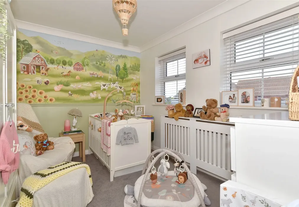 Bedroom 2 - Walsby Drive, Kemsley, Sittingbourne, Kent - Wards of Kent