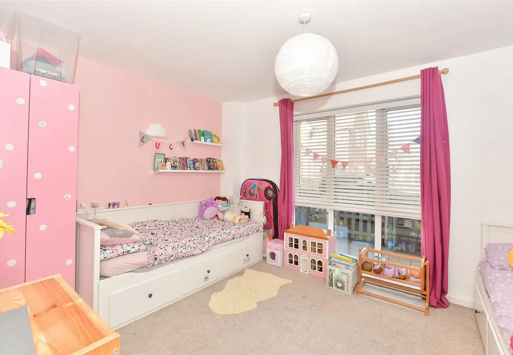Bedroom 2 - Bedivere Road, Crawley, West Sussex - Wards of Kent