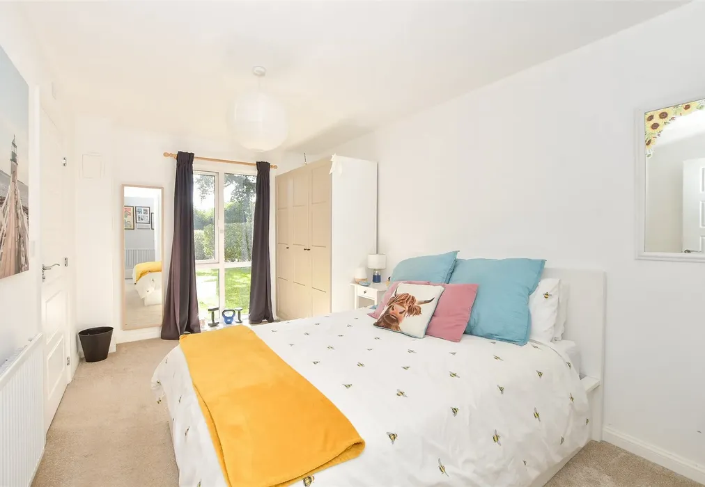 Bedroom 1 - Bedivere Road, Crawley, West Sussex - Wards of Kent