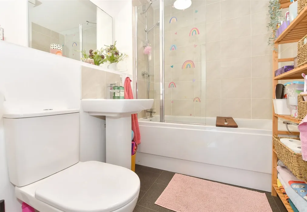 Bathroom - Bedivere Road, Crawley, West Sussex - Wards of Kent