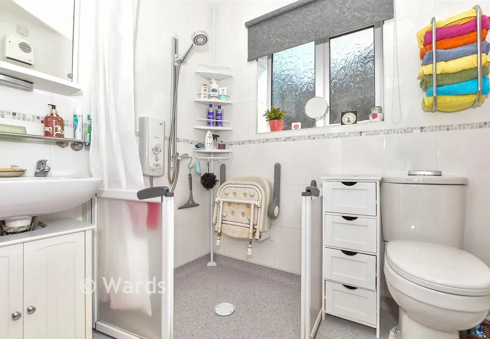 Wet Room - Seaway Gardens, St. Mary's Bay, Romney Marsh, Kent - Wards of Kent