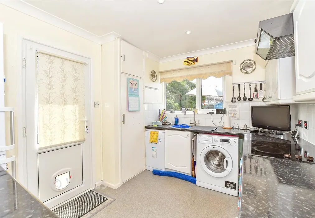 Kitchen - Seaway Gardens, St. Mary's Bay, Romney Marsh, Kent - Wards of Kent