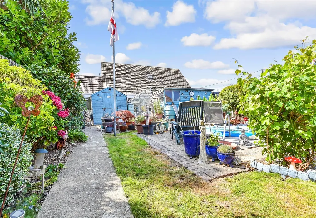 Rear Garden - Seaway Gardens, St. Mary's Bay, Romney Marsh, Kent - Wards of Kent