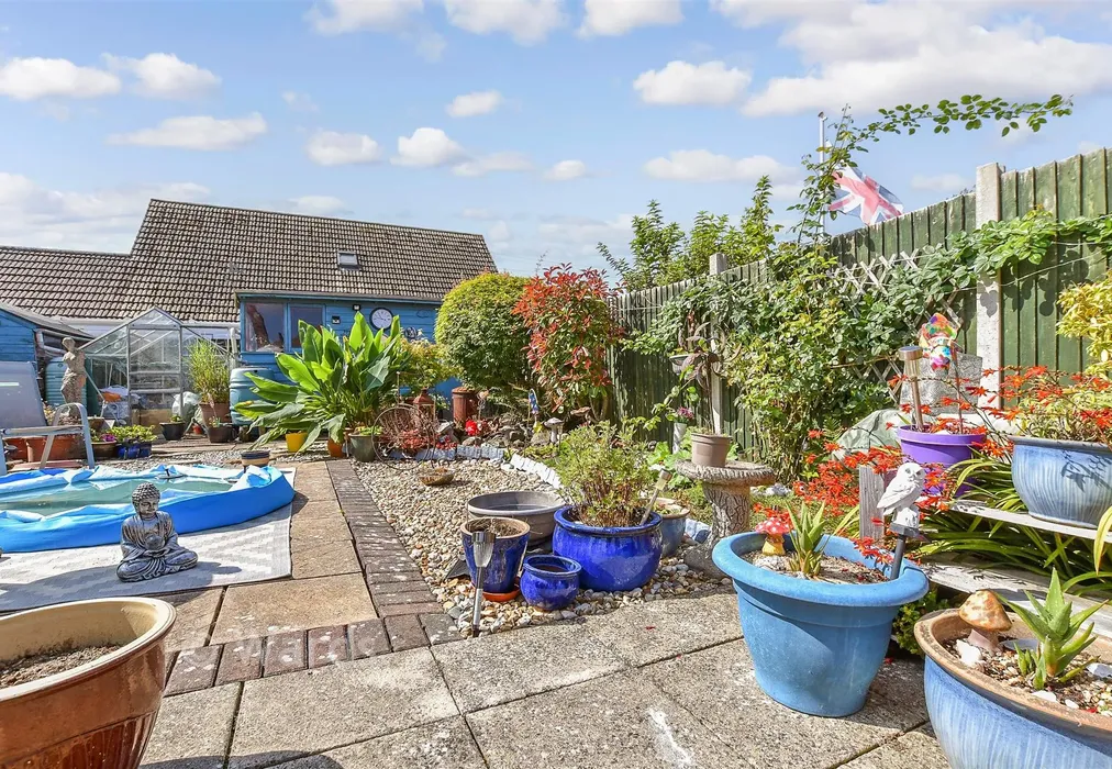 Patio / Decking - Seaway Gardens, St. Mary's Bay, Romney Marsh, Kent - Wards of Kent