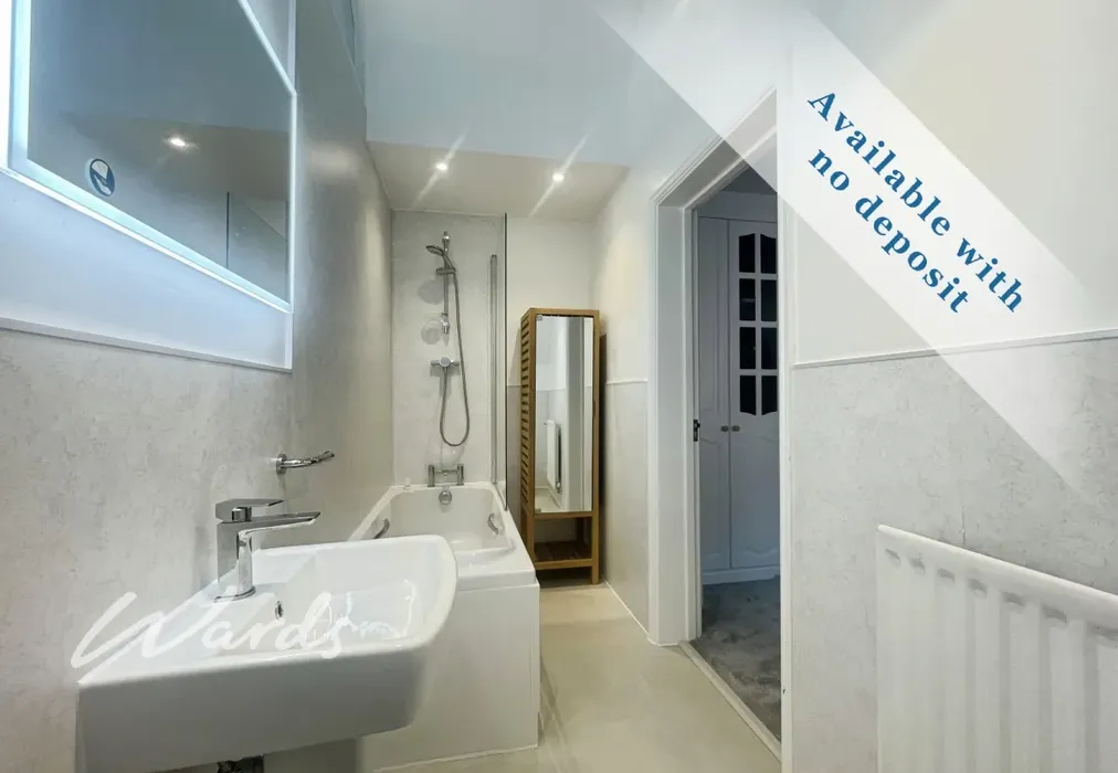 Ensuite Bathroom - Elizabeth Court,189 Old Dover Road Canterbury CT1 - Wards of Kent
