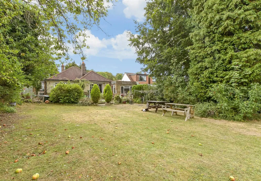 Rear Garden - South Drive, Banstead, Surrey - Wards of Kent