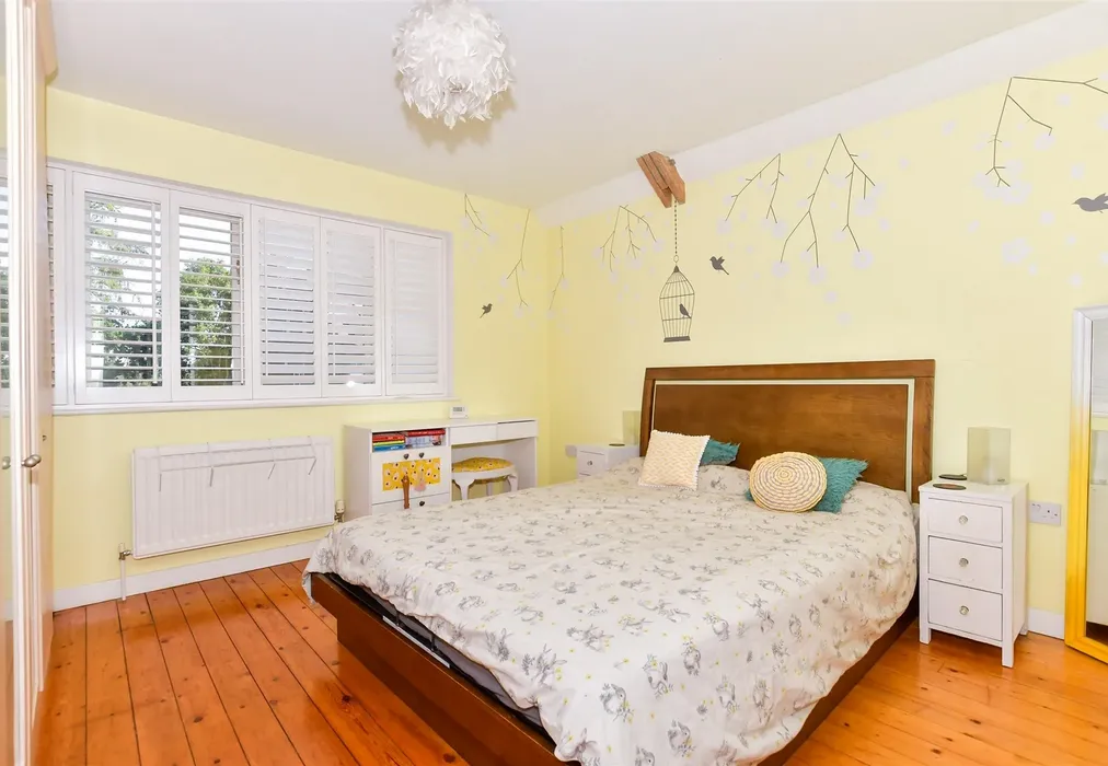 Bedroom 1 - Mill Street, East Malling, West Malling, Kent - Wards of Kent