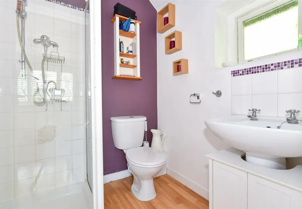 En-Suite Shower Room - Mill Street, East Malling, West Malling, Kent - Wards of Kent