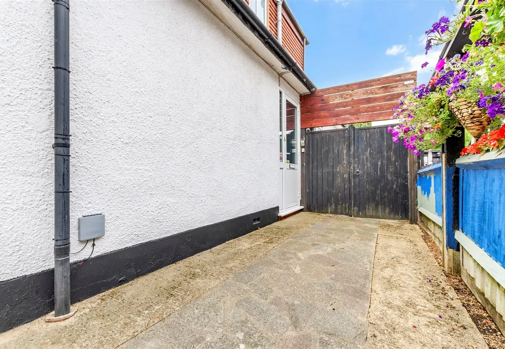 Driveway/Parking - Kynaston Road, Orpington, Kent - Wards of Kent