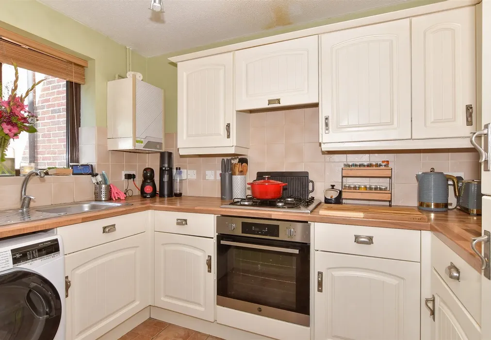 Kitchen - Alexandra Glen, Walderslade, Chatham, Kent - Wards of Kent