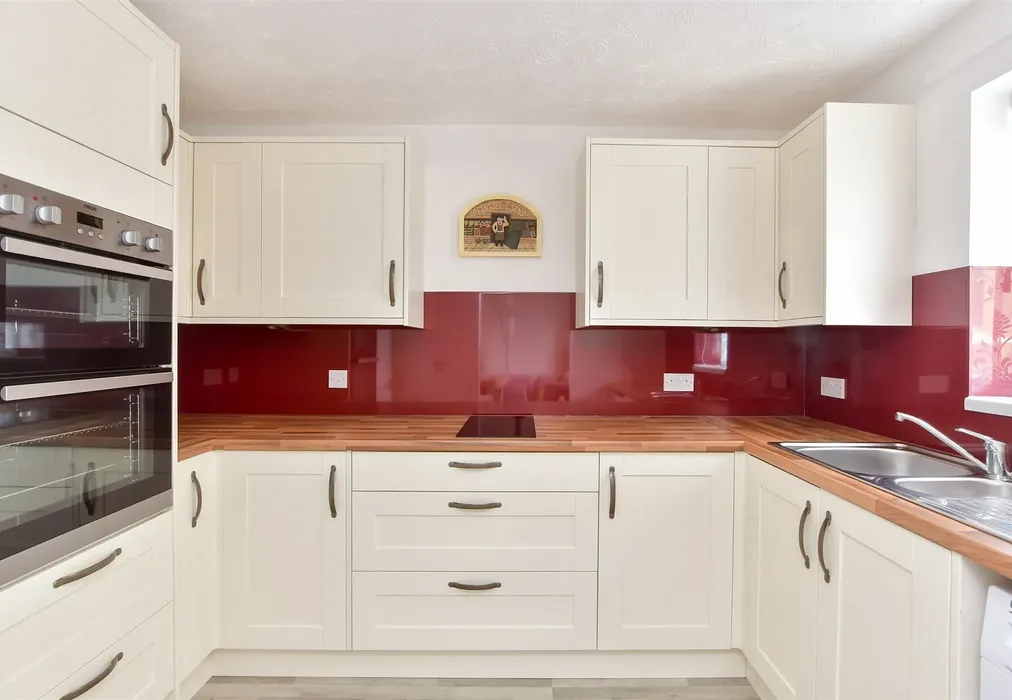 Kitchen - Victoria Parade, Ramsgate, Kent - Wards of Kent