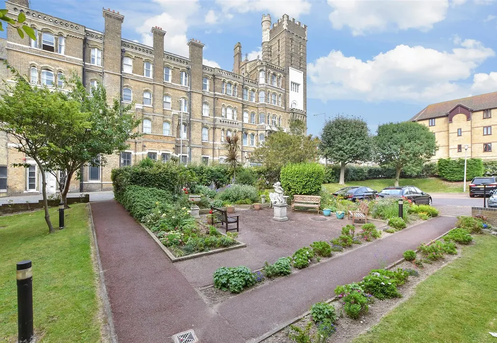 Communal Gardens - Victoria Parade, Ramsgate, Kent - Wards of Kent