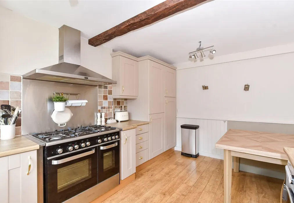 Kitchen/Diner - Pear Tree Avenue, Ditton, Kent - Wards of Kent