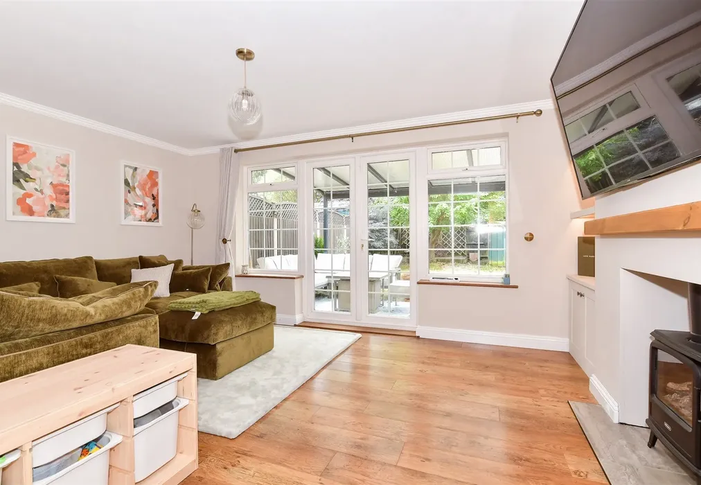 Lounge - Pear Tree Avenue, Ditton, Kent - Wards of Kent