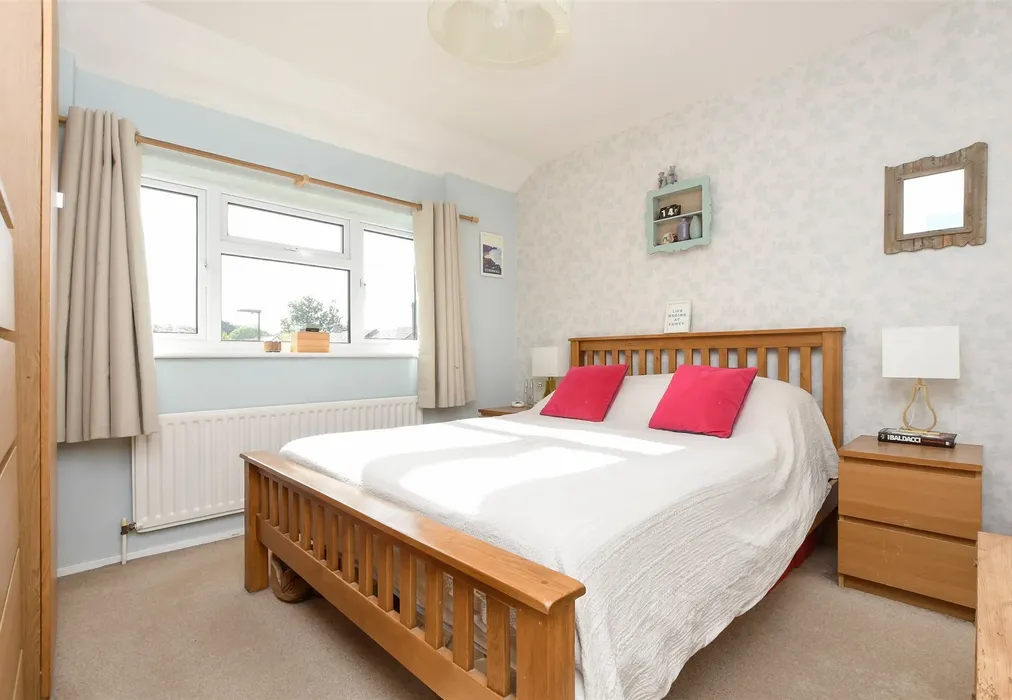 Bedroom 1 - Ashdown Road, Reigate, Surrey - Wards of Kent