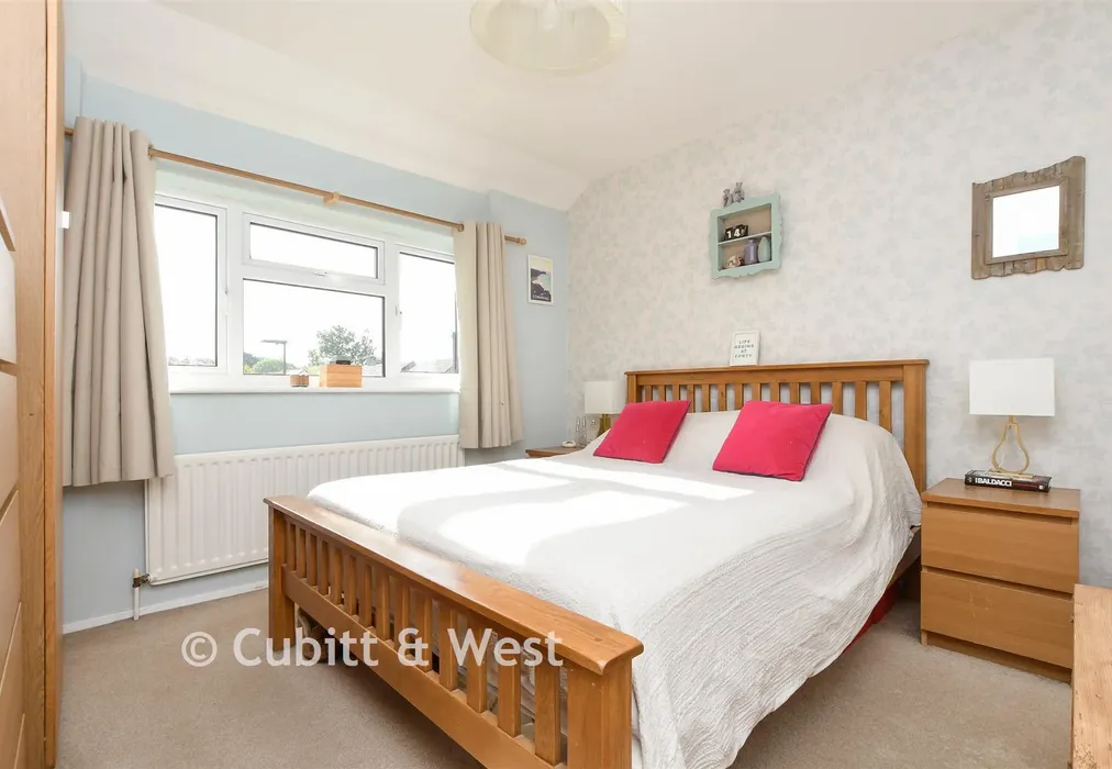 Bedroom 1 - Ashdown Road, Reigate, Surrey - Wards of Kent