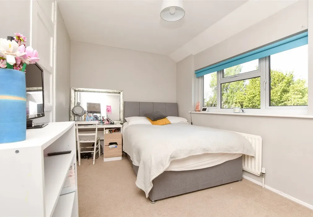 Bedroom 2 - Ashdown Road, Reigate, Surrey - Wards of Kent