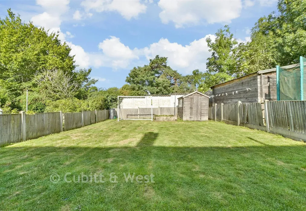 Rear Garden - Ashdown Road, Reigate, Surrey - Wards of Kent
