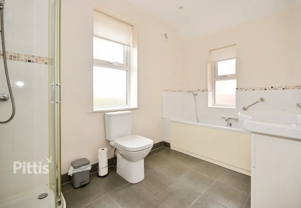  - Queens Road Shanklin PO37 - Wards of Kent
