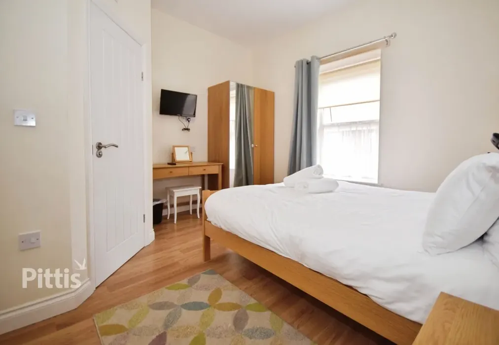  - Queens Road Shanklin PO37 - Wards of Kent