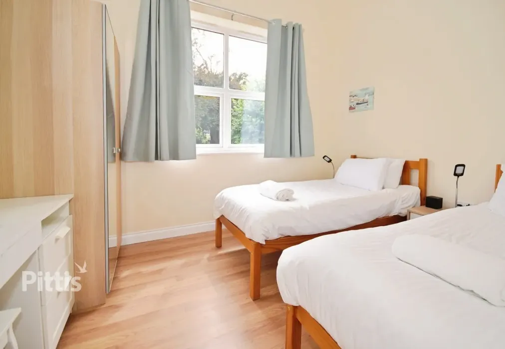  - Queens Road Shanklin PO37 - Wards of Kent