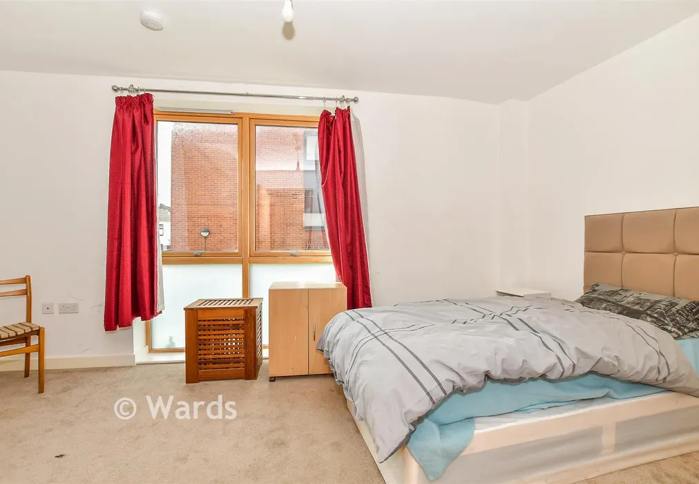Bedroom - Avebury Avenue, Tonbridge, Kent - Wards of Kent