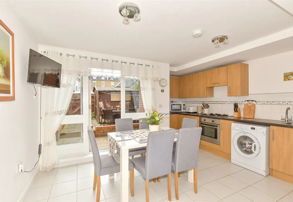 Kitchen/Diner - Stonebridge Road, Canterbury, Kent - Wards of Kent