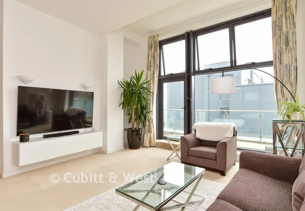 Lounge/ Kitchen - Longridge Avenue, Brighton, East Sussex - Wards of Kent