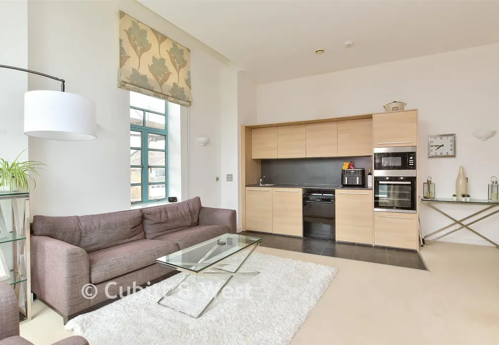 Lounge/ Kitchen - Longridge Avenue, Brighton, East Sussex - Wards of Kent