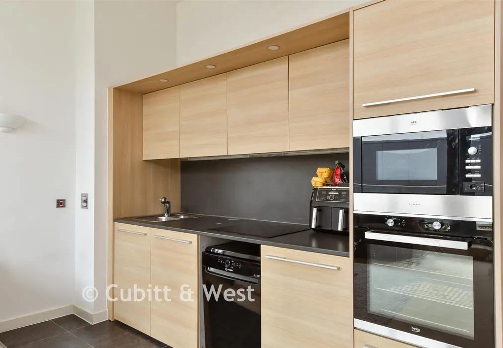 Internal Lifestyle Photograph - Longridge Avenue, Brighton, East Sussex - Wards of Kent