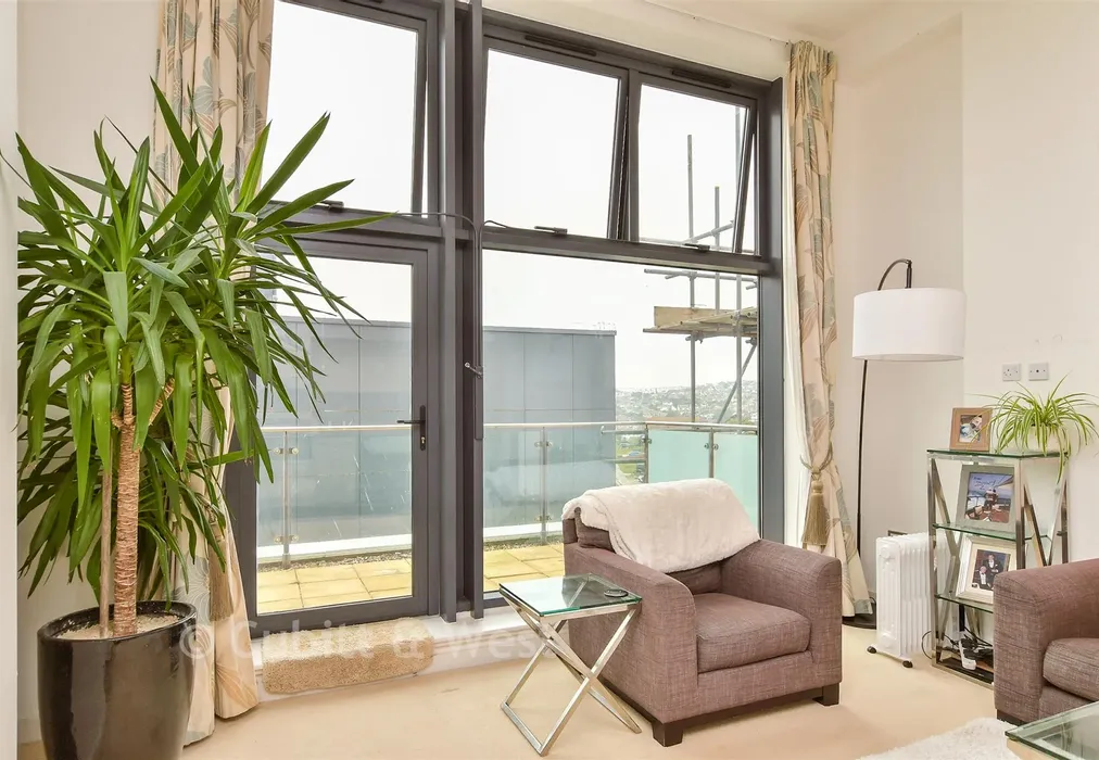 Internal Lifestyle Photograph - Longridge Avenue, Brighton, East Sussex - Wards of Kent