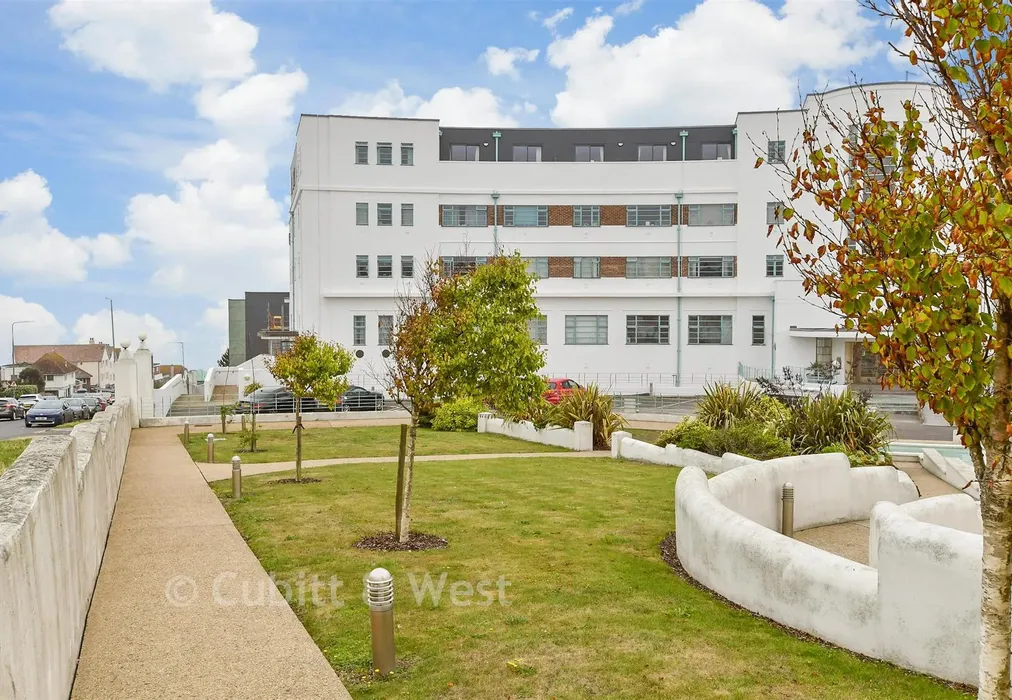Communal Gardens - Longridge Avenue, Brighton, East Sussex - Wards of Kent