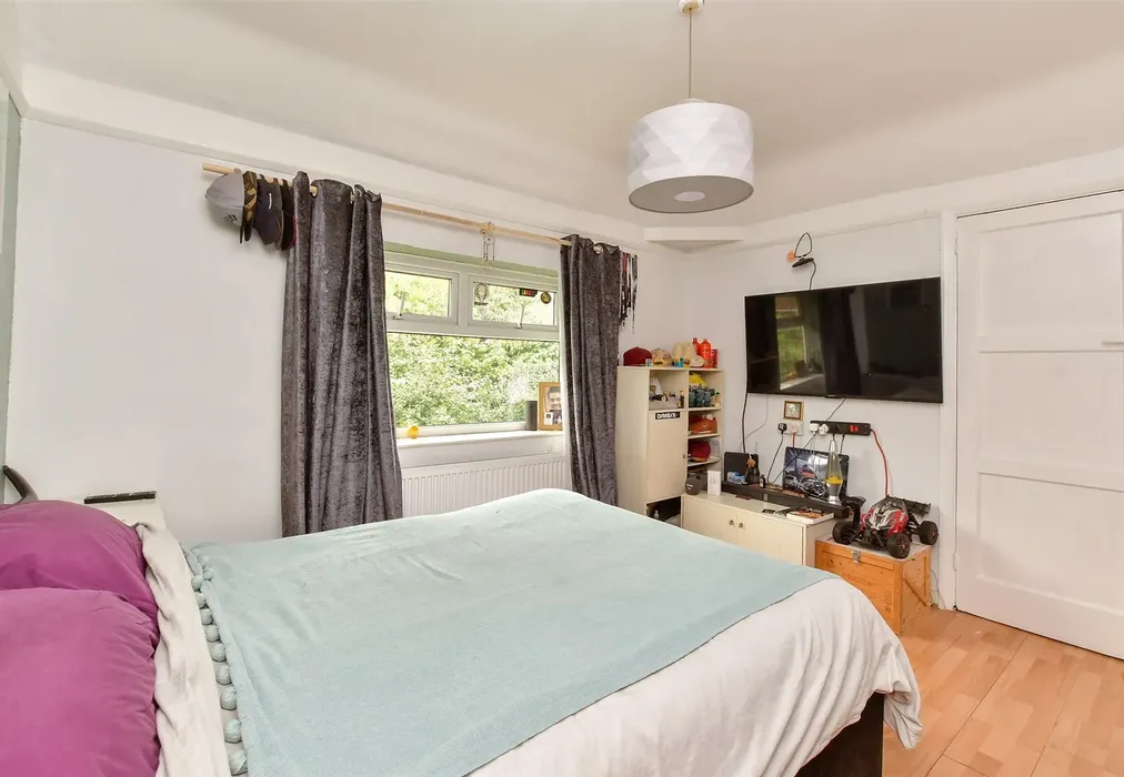 Bedroom 2 - Fernhurst Crescent, Hollingbury, Brighton, East Sussex - Wards of Kent