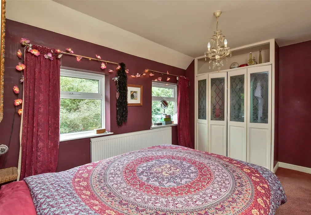 Bedroom 1 - Fernhurst Crescent, Hollingbury, Brighton, East Sussex - Wards of Kent