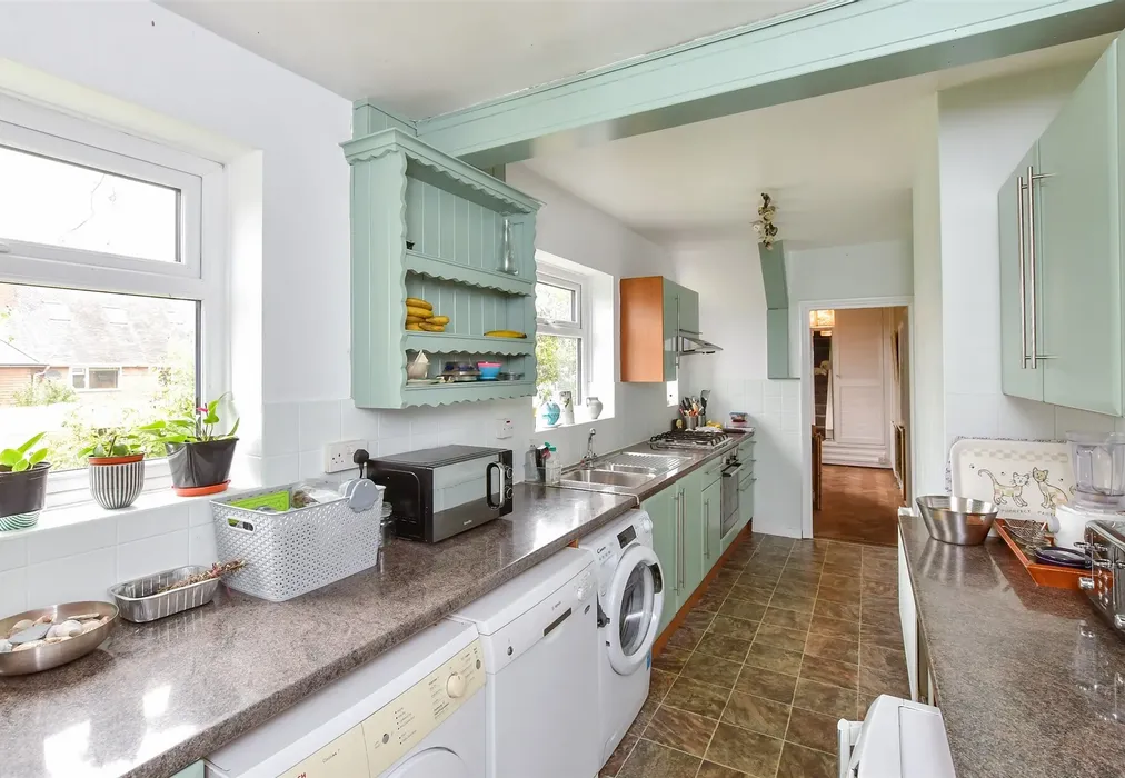 Kitchen - Fernhurst Crescent, Hollingbury, Brighton, East Sussex - Wards of Kent