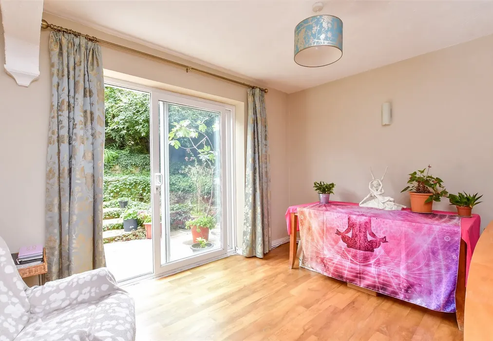 Internal Lifestyle Photograph - Fernhurst Crescent, Hollingbury, Brighton, East Sussex - Wards of Kent