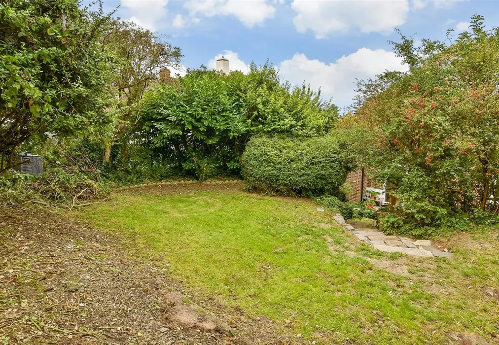 Rear Garden - Fernhurst Crescent, Hollingbury, Brighton, East Sussex - Wards of Kent