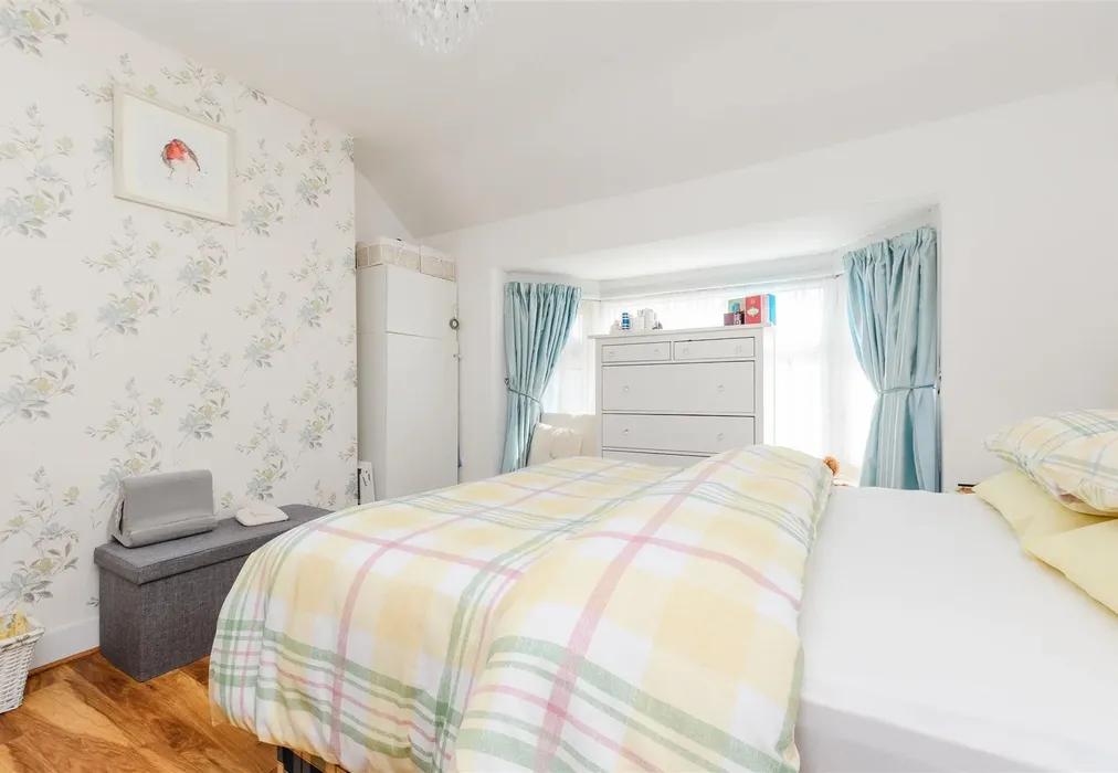 Bedroom 1 - Westbrooke Crescent, Welling, Kent - Wards of Kent