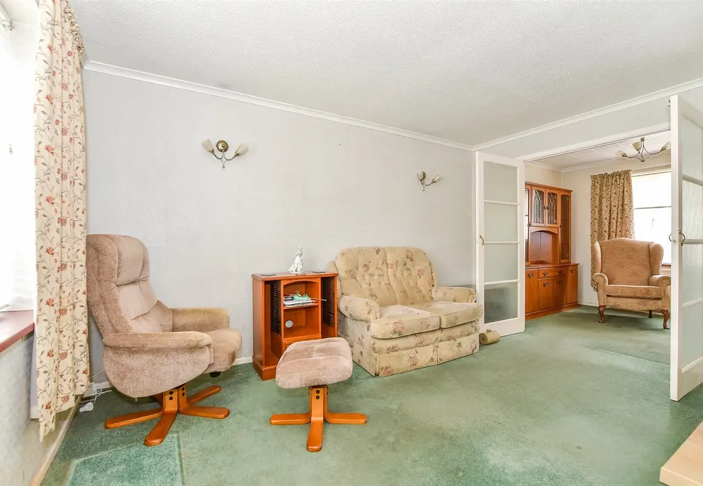 Lounge - Hunt Road, Tonbridge, Kent - Wards of Kent