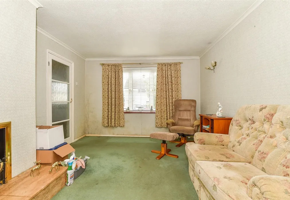 Lounge - Hunt Road, Tonbridge, Kent - Wards of Kent