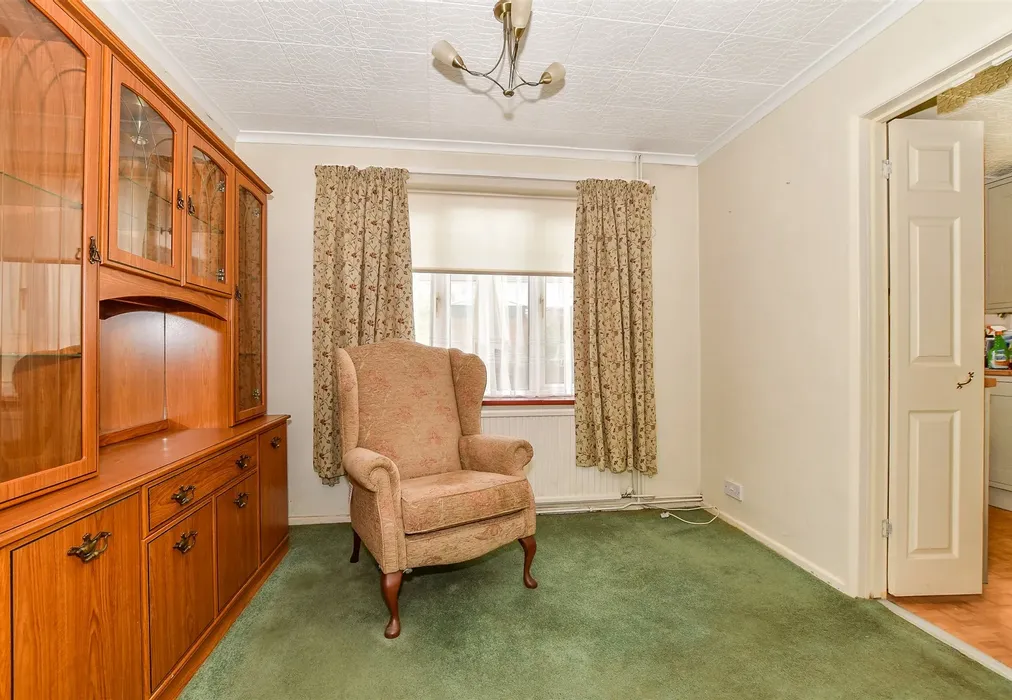 Dining Room - Hunt Road, Tonbridge, Kent - Wards of Kent