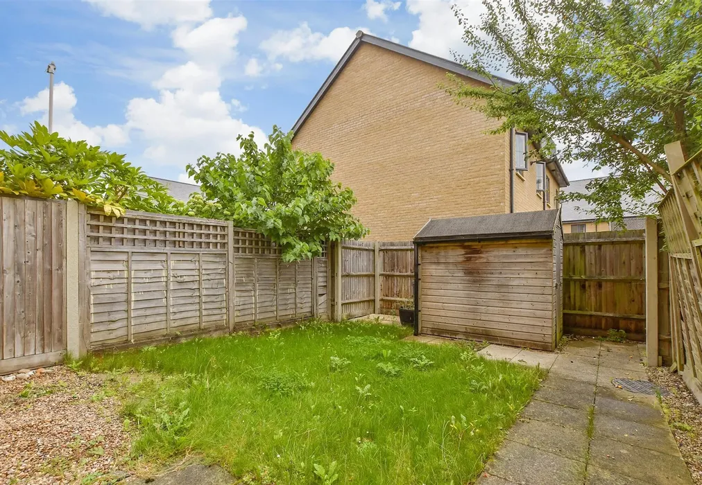 Rear Garden - Ellson Close, Ashford, Kent - Wards of Kent
