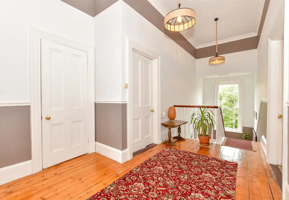 Internal Feature - Appley Rise, Ryde, Isle of Wight - Wards of Kent