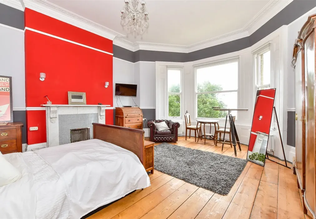 Bedroom 1 - Appley Rise, Ryde, Isle of Wight - Wards of Kent