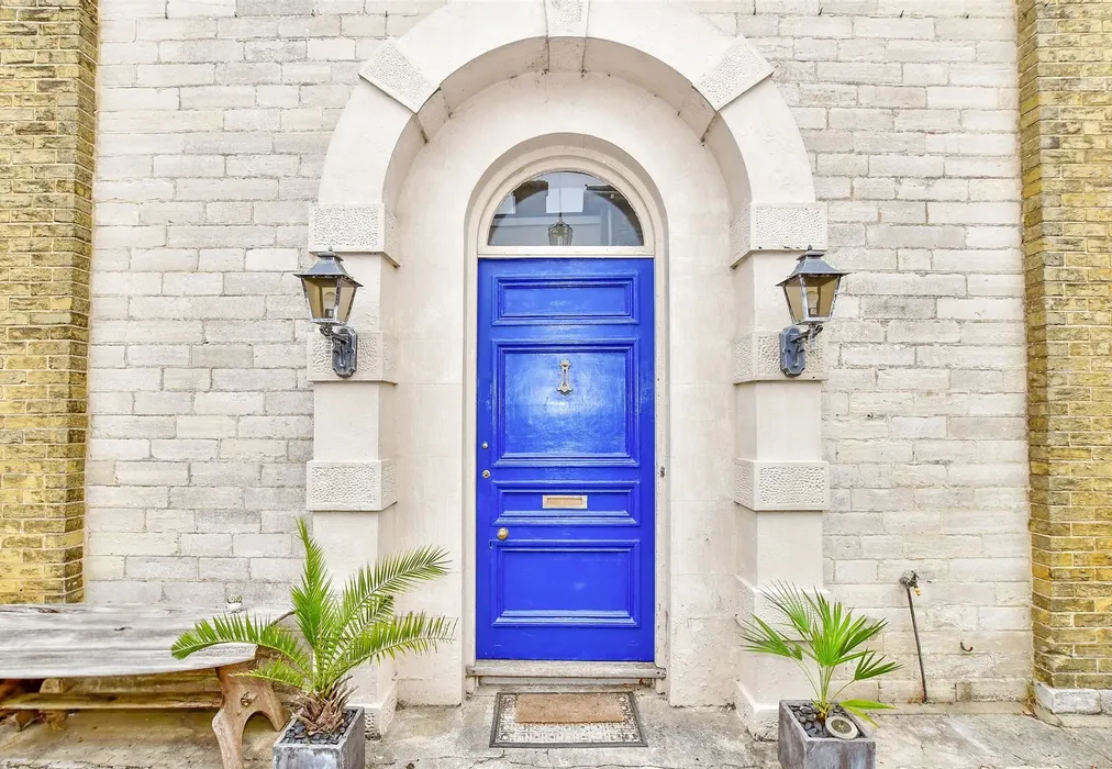 *External Lifestyle Photograph* - Appley Rise, Ryde, Isle of Wight - Wards of Kent