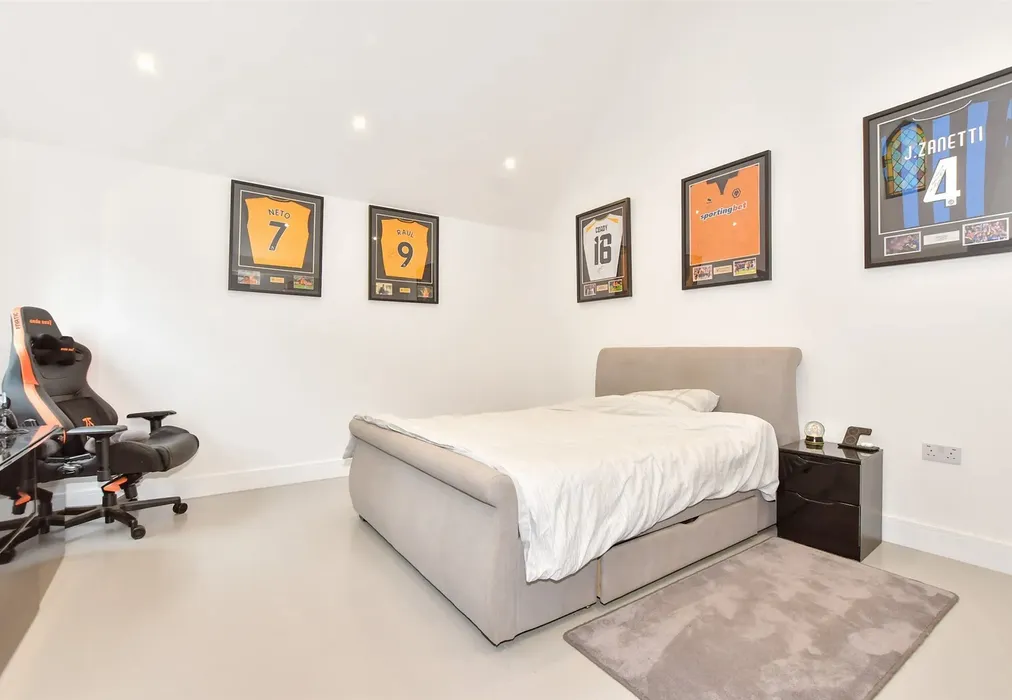 Bedroom 3 - Ewell Minnis, Dover, Kent - Wards of Kent