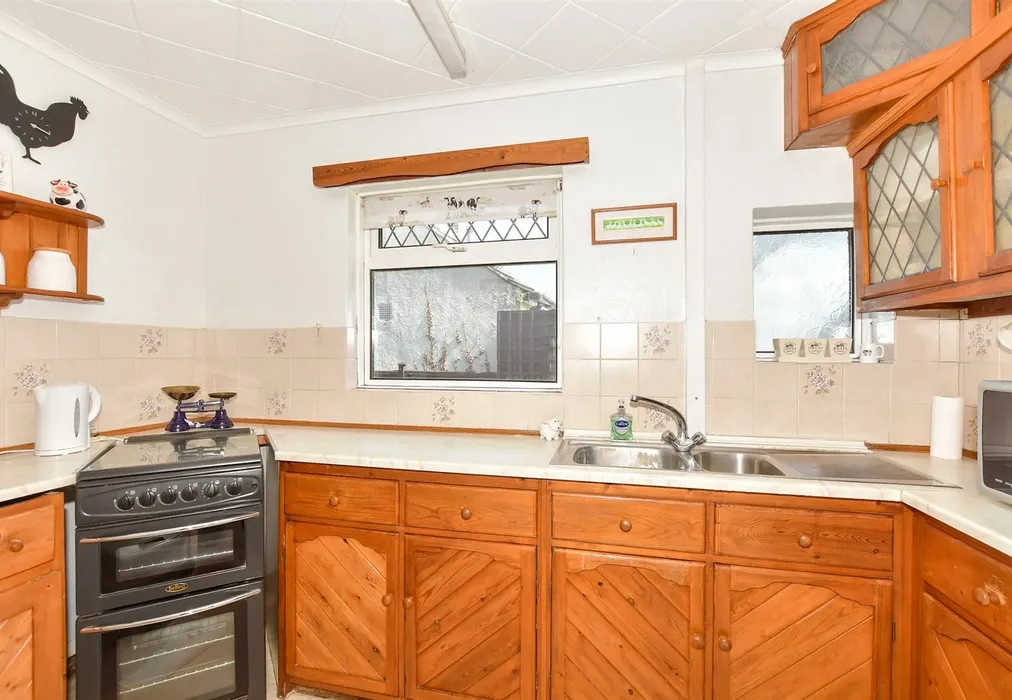 Kitchen - Northbourne Road, Great Mongeham, Deal, Kent - Wards of Kent